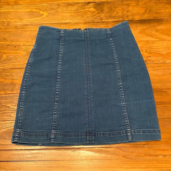 Free People Stretch Denim Mini Skirt size 4 - Picture 1 of 9